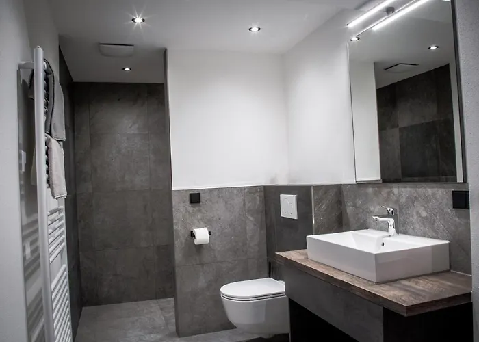 Muellner * תיירזה